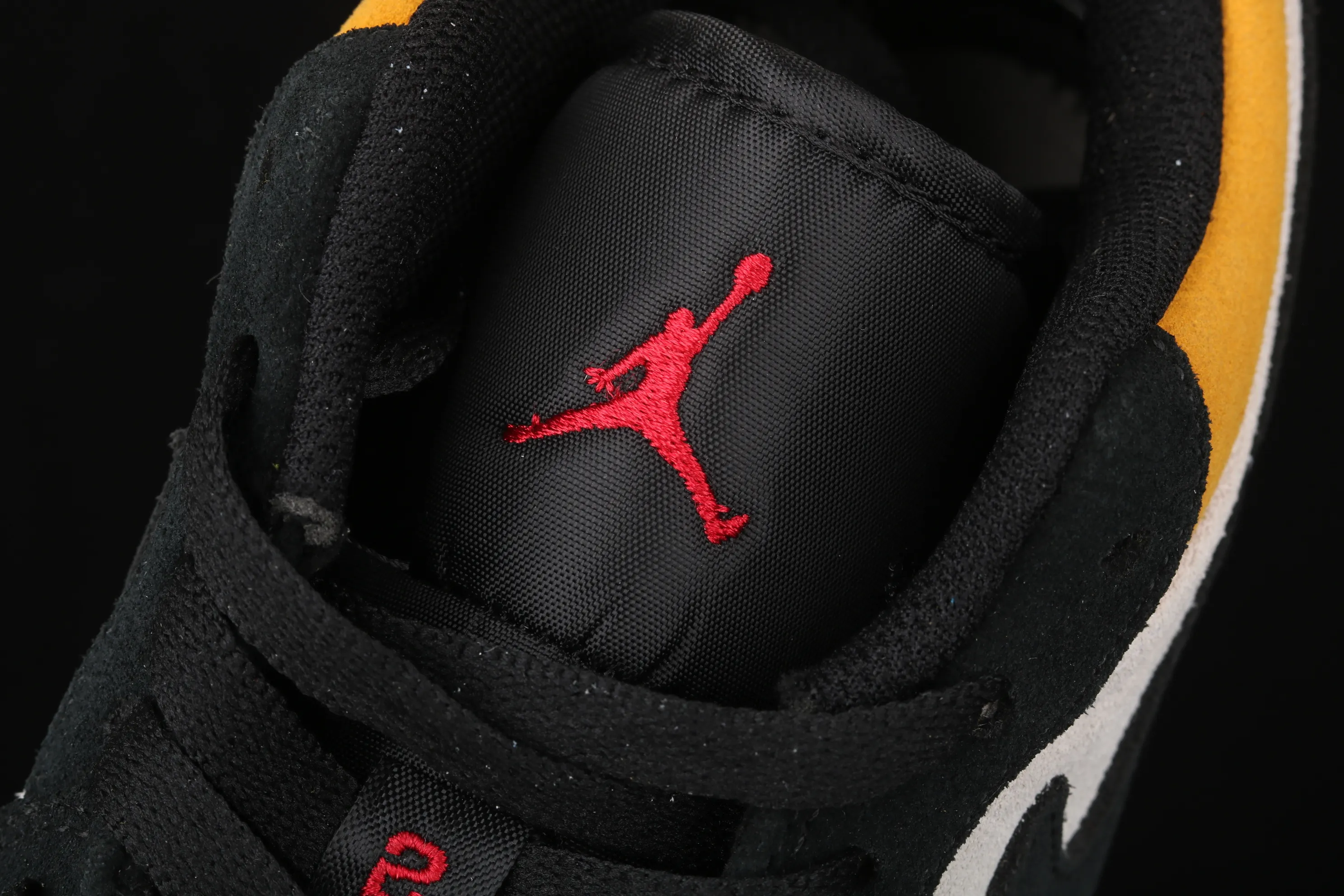 All categories Air Jordan Jordan series basketball shoes Air Jordan 1 Low New version Air Jordan 1 Low "University Gold" AJ1 Joe 1 black and yellow toes Pikachu cultural and leisure sports sneakers 553558-127
